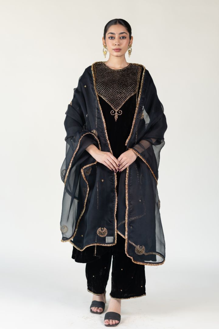 Black Velvet Firdaus Abho Set With Chaand Odhani
