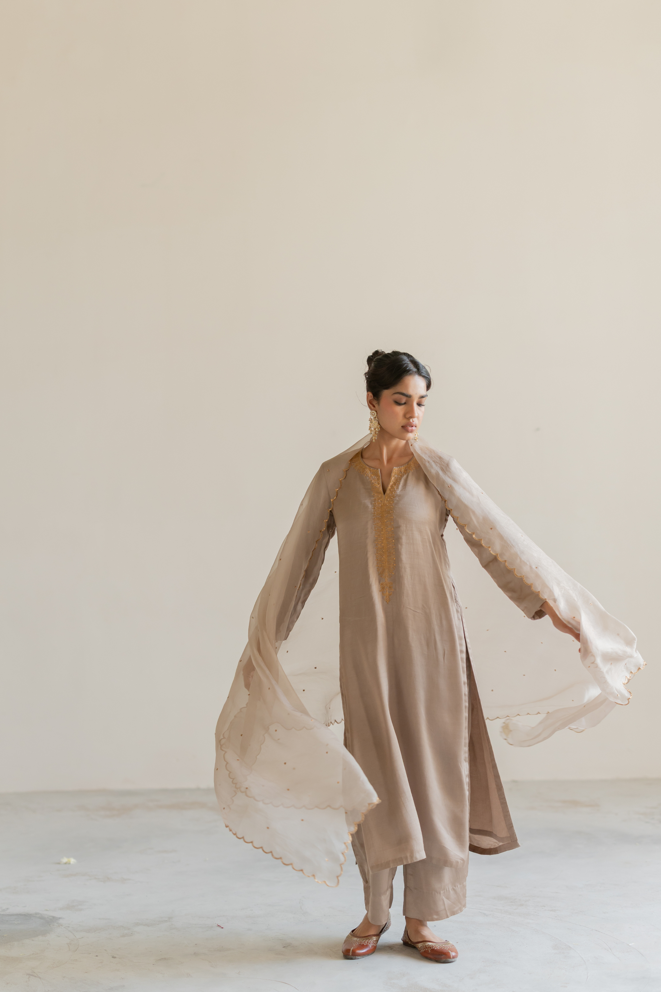 Grey ambar kurta with Sitara Odhani