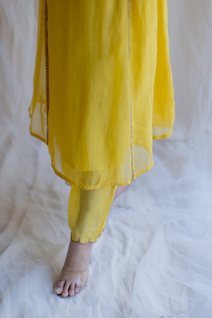 Yellow Firdaus Abho And Izaar (Set of 2)