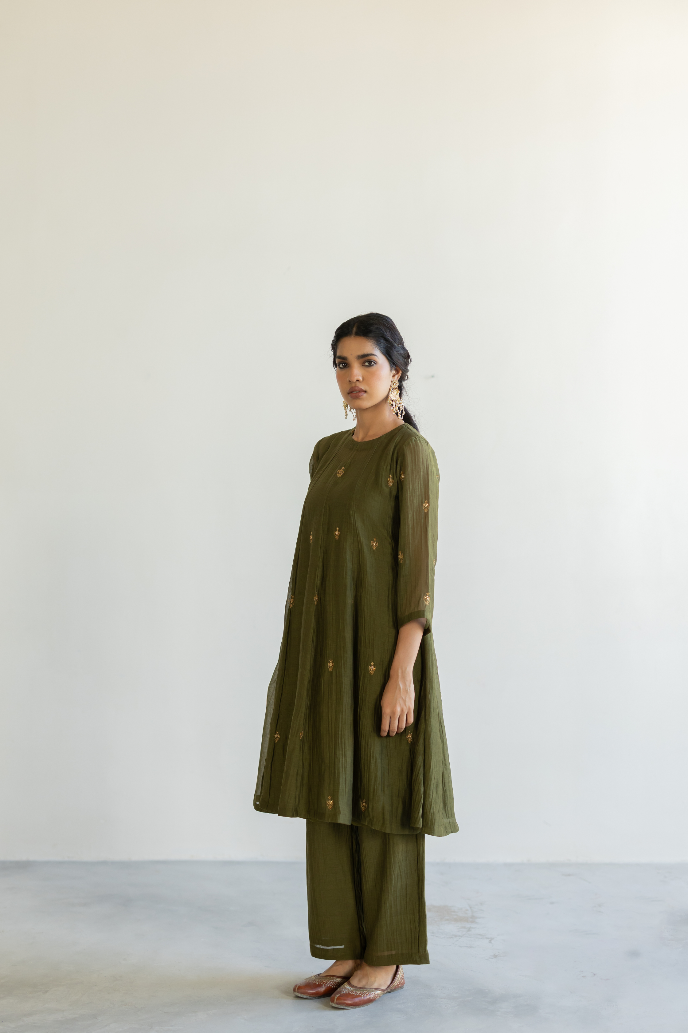 Olive Taar Kurta Set