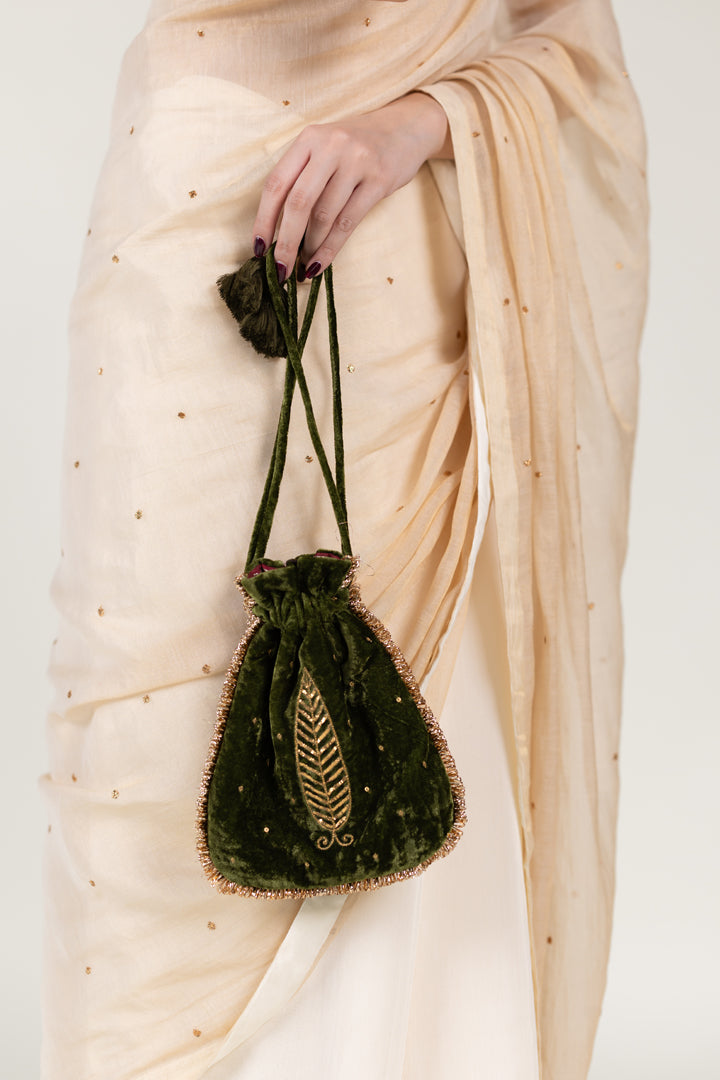 Olive Shama Batwa