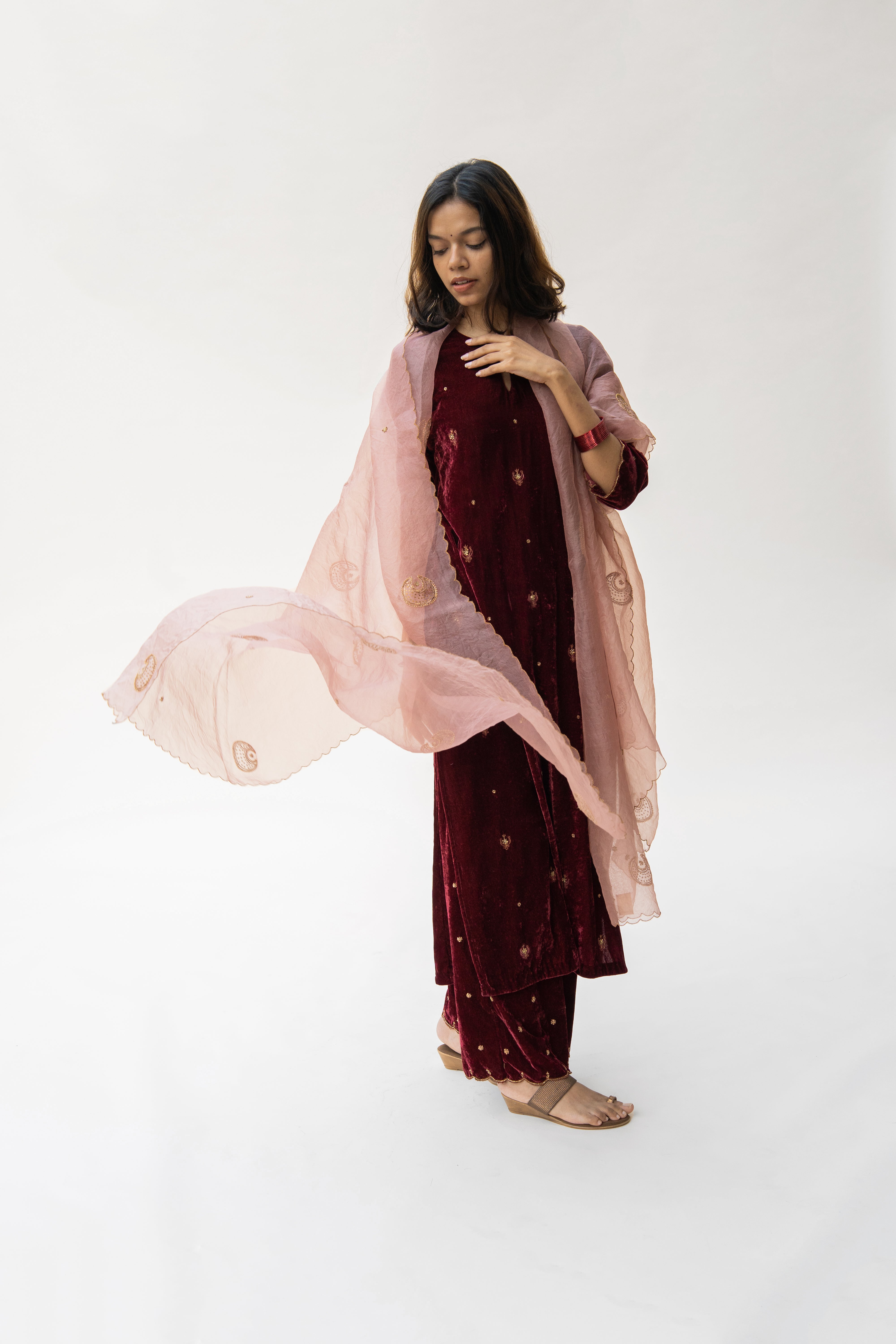 Noorah Velvet Kurta Set (set of 2)