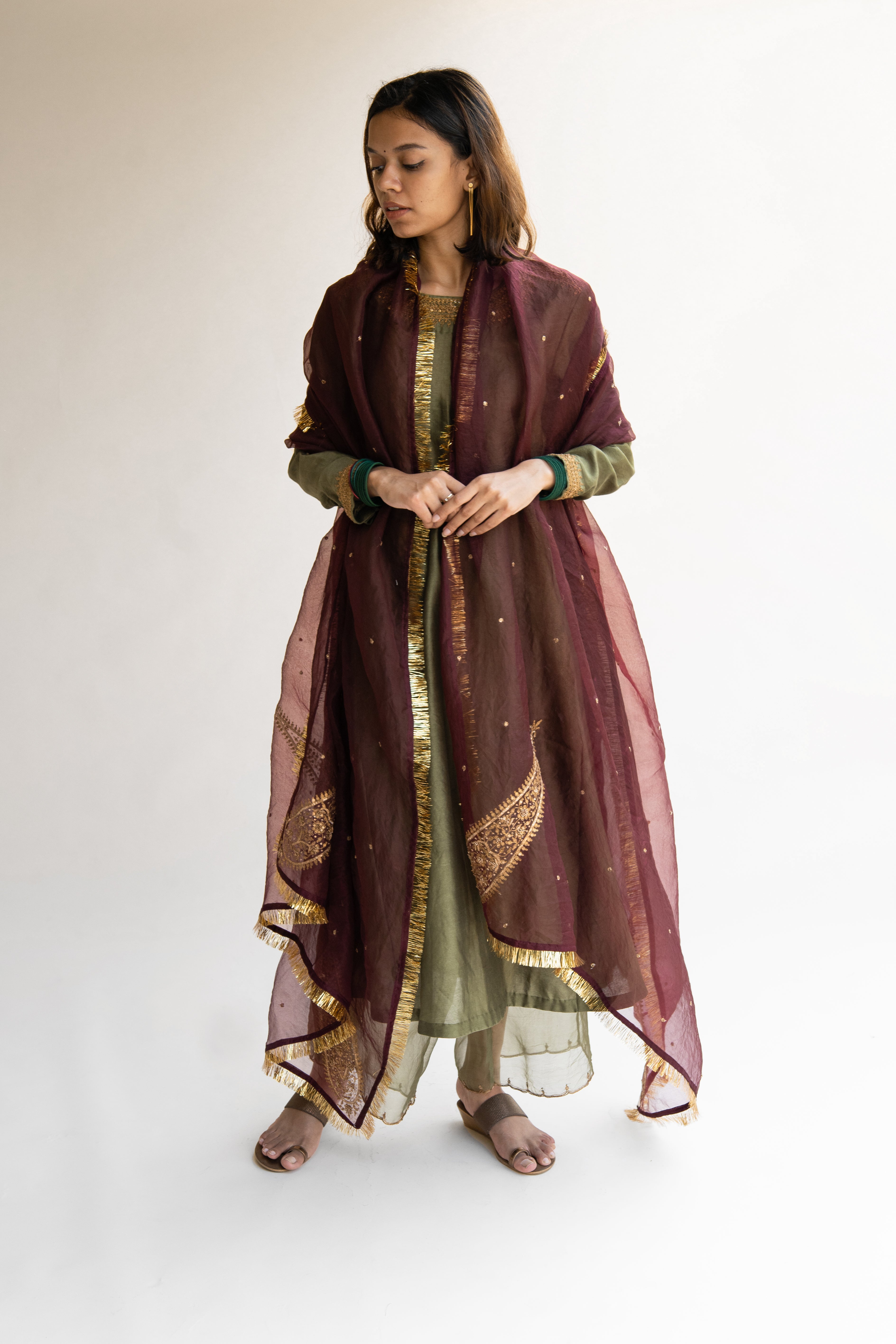 Maroon Ambi Sitara Odhani