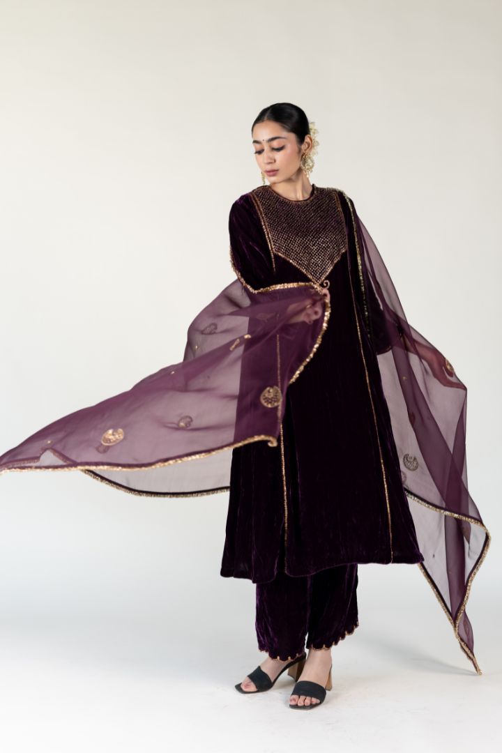 Aubergine Velvet Firdaus Abho Set With Chaand Odhani