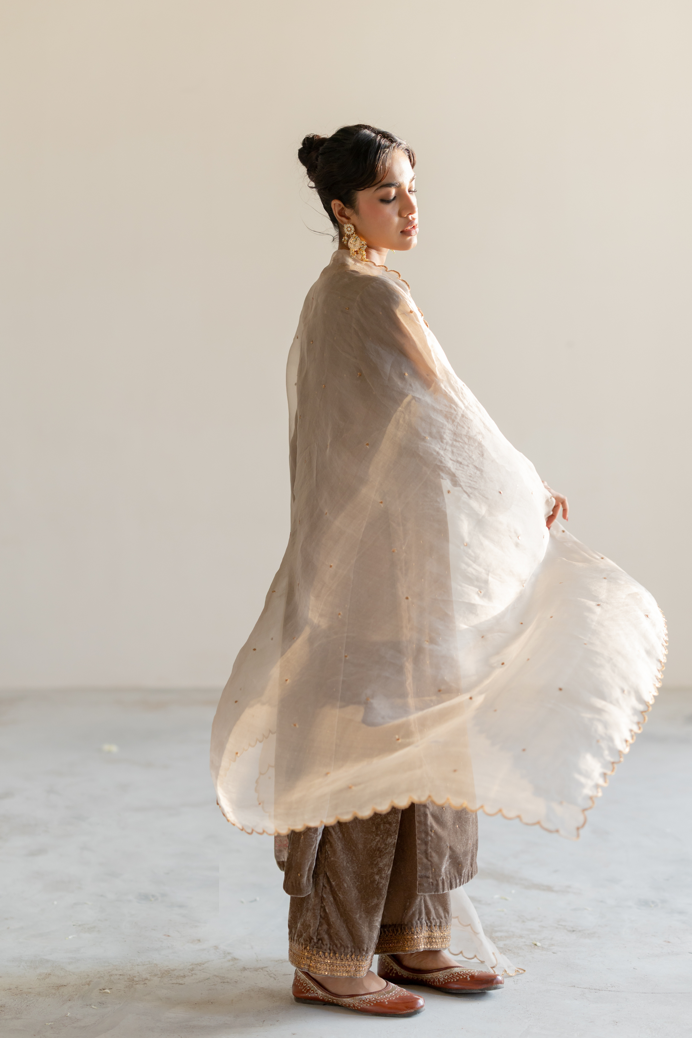 Grey Arzin Kurta set with Sitara Odhani