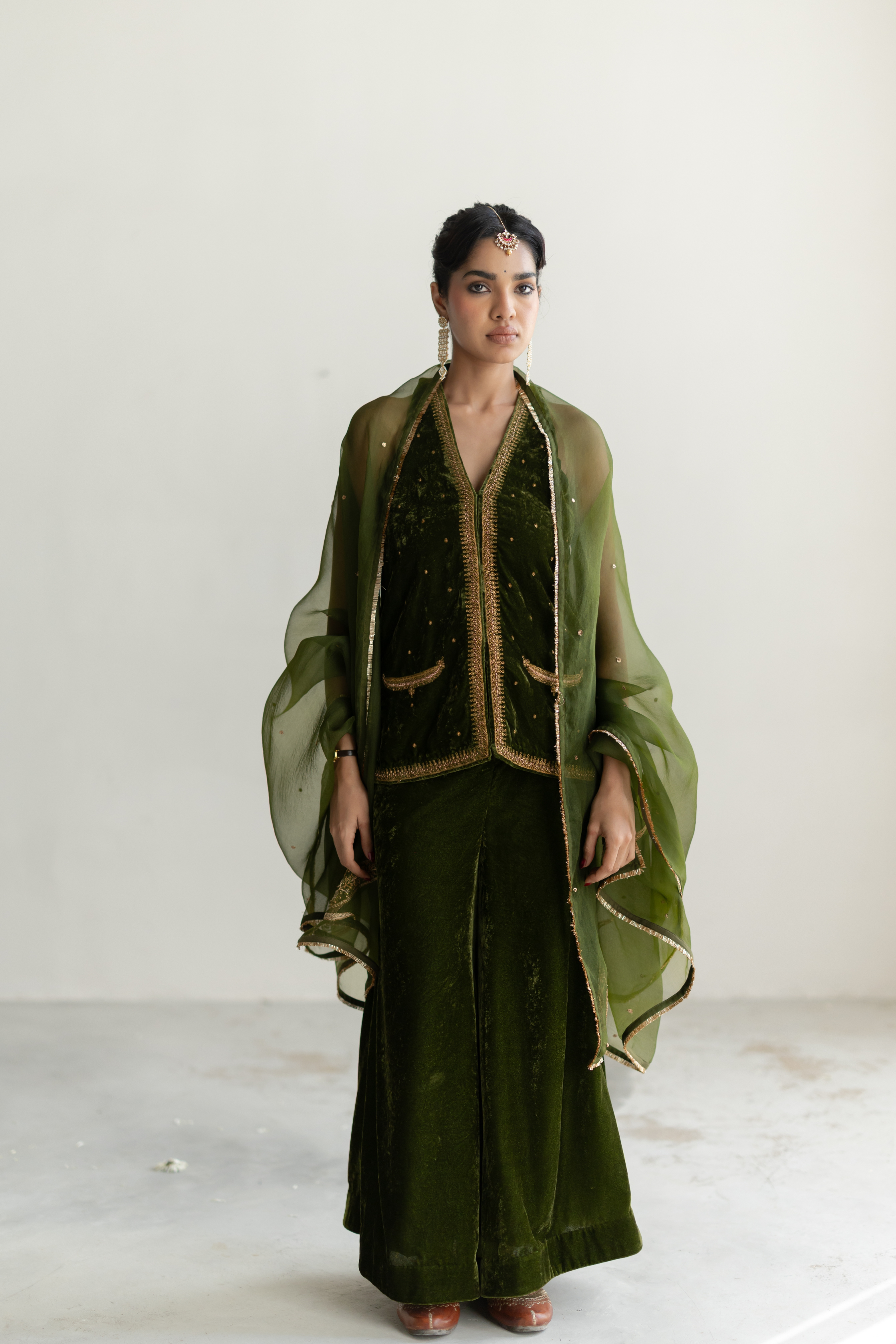 Olive Saanjh Gharara with Ambi Odhani