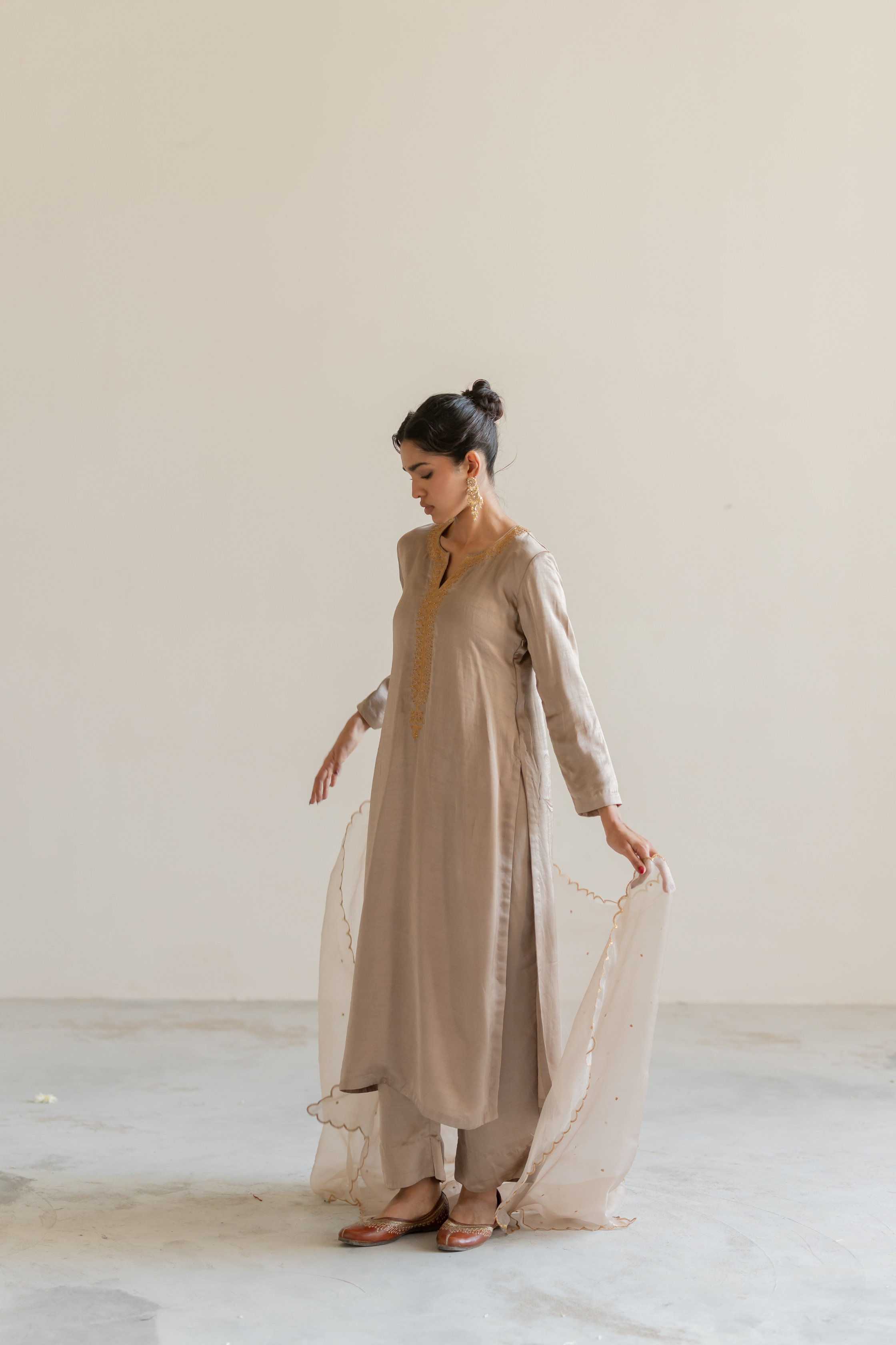 Grey ambar kurta with Sitara Odhani