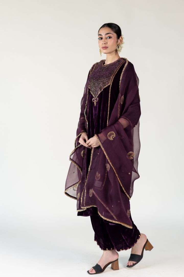 Aubergine Velvet Firdaus Abho Set With Chaand Odhani