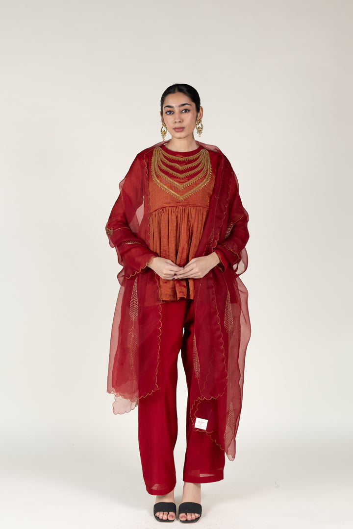 Indian Red Ranihaar Set With Shama Odhani