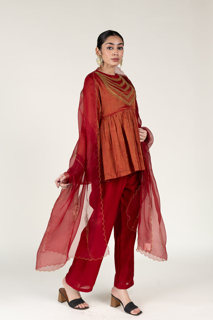 Indian Red Ranihaar Set With Shama Odhani