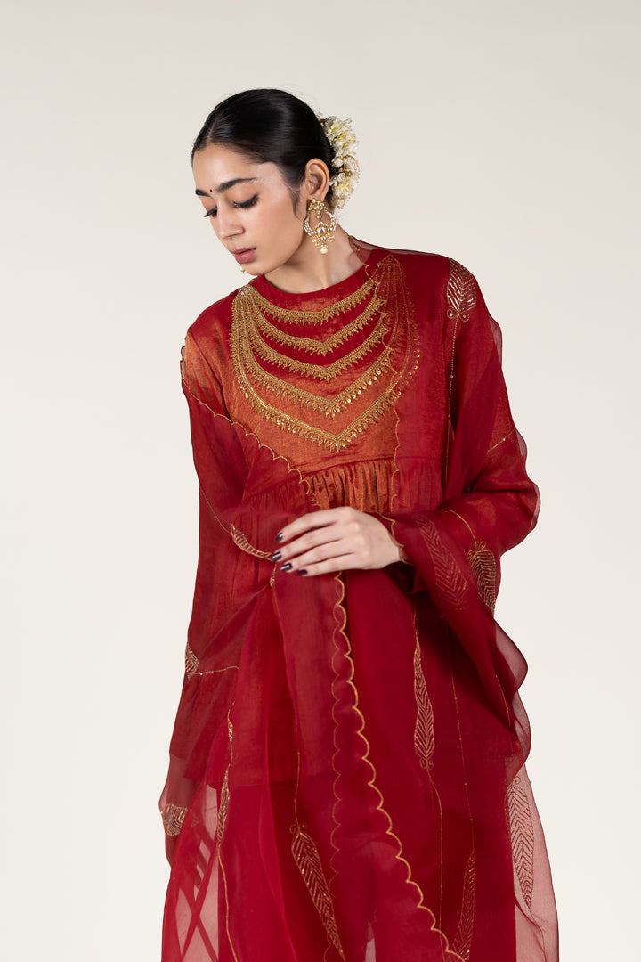 Indian Red Ranihaar Set With Shama Odhani