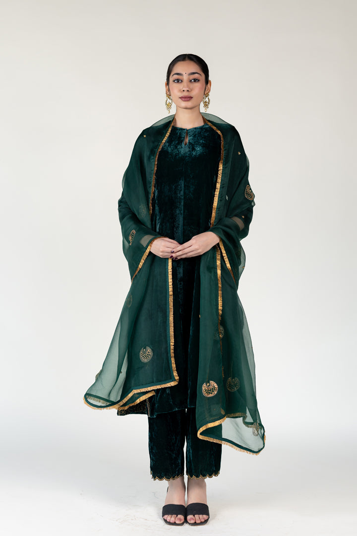 Emerald Mehraab Kurta With Chaand Odhani