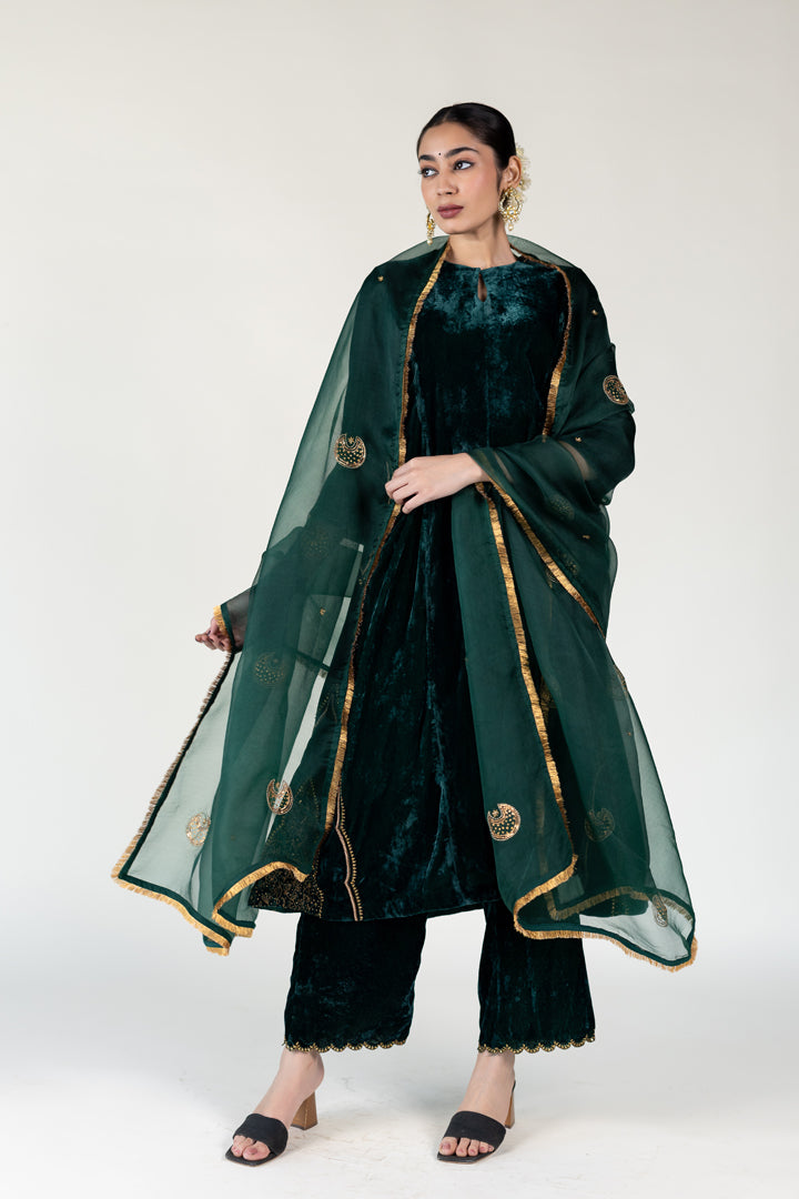 Emerald Mehraab Kurta With Chaand Odhani