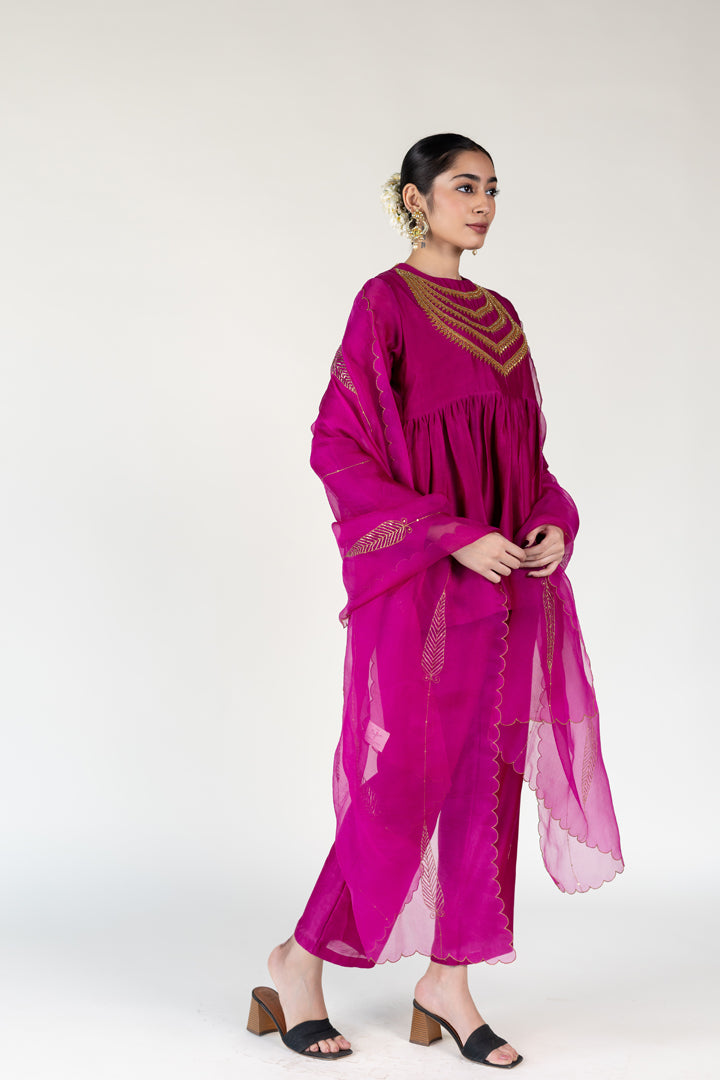 Magenta Pink Ranihaar Top With Shama Odhani