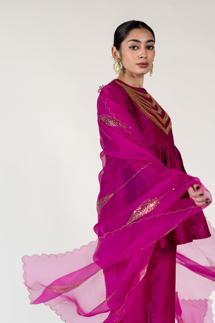 Magenta Pink Ranihaar Top With Shama Odhani