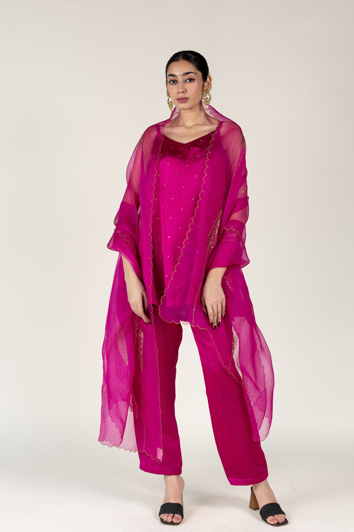 Magenta Pink Roshni Kurta Set With Shama Odhani