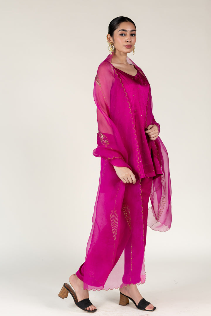 Magenta Pink Roshni Kurta Set With Shama Odhani