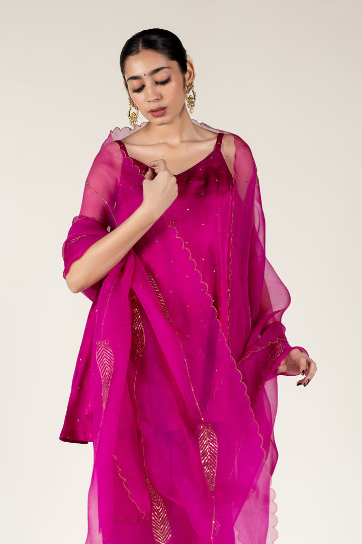 Magenta Pink Roshni Kurta Set With Shama Odhani