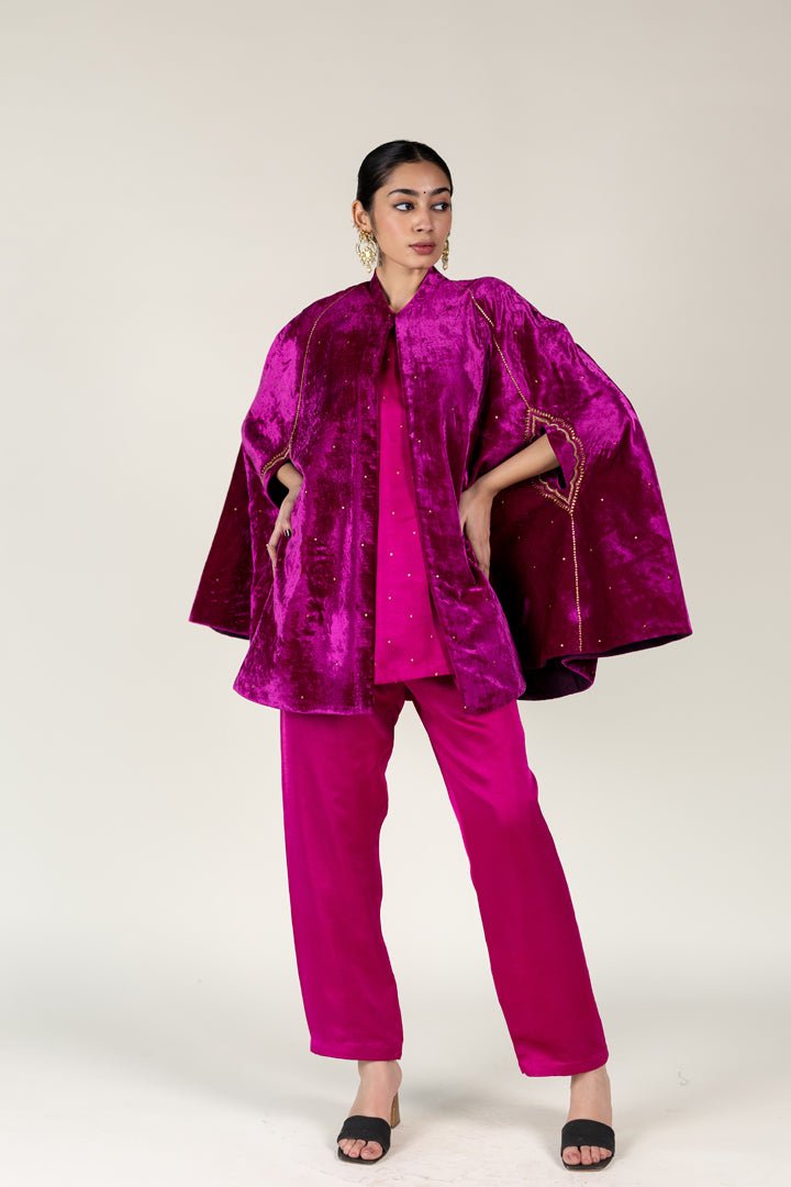 Magenta Pink Sultana Cape With Roshni Kurta