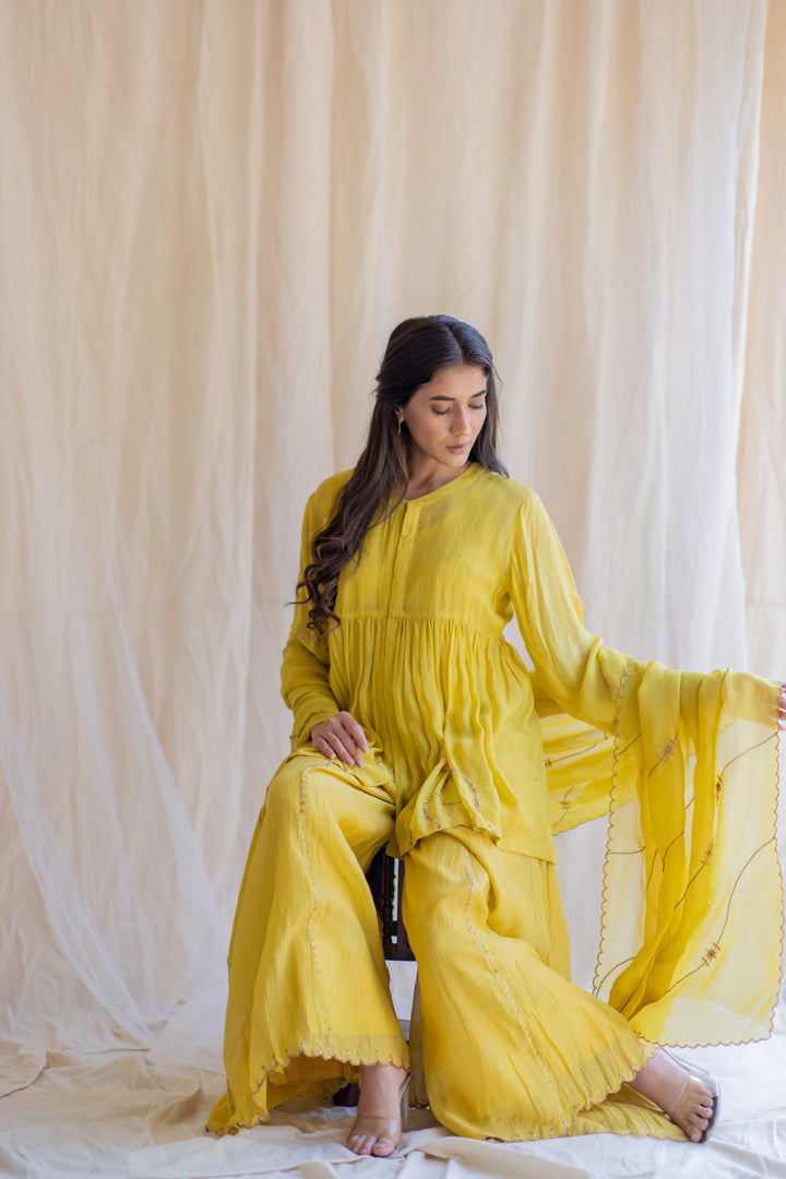 Yellow Nayab Gharara Set (Set of 2)