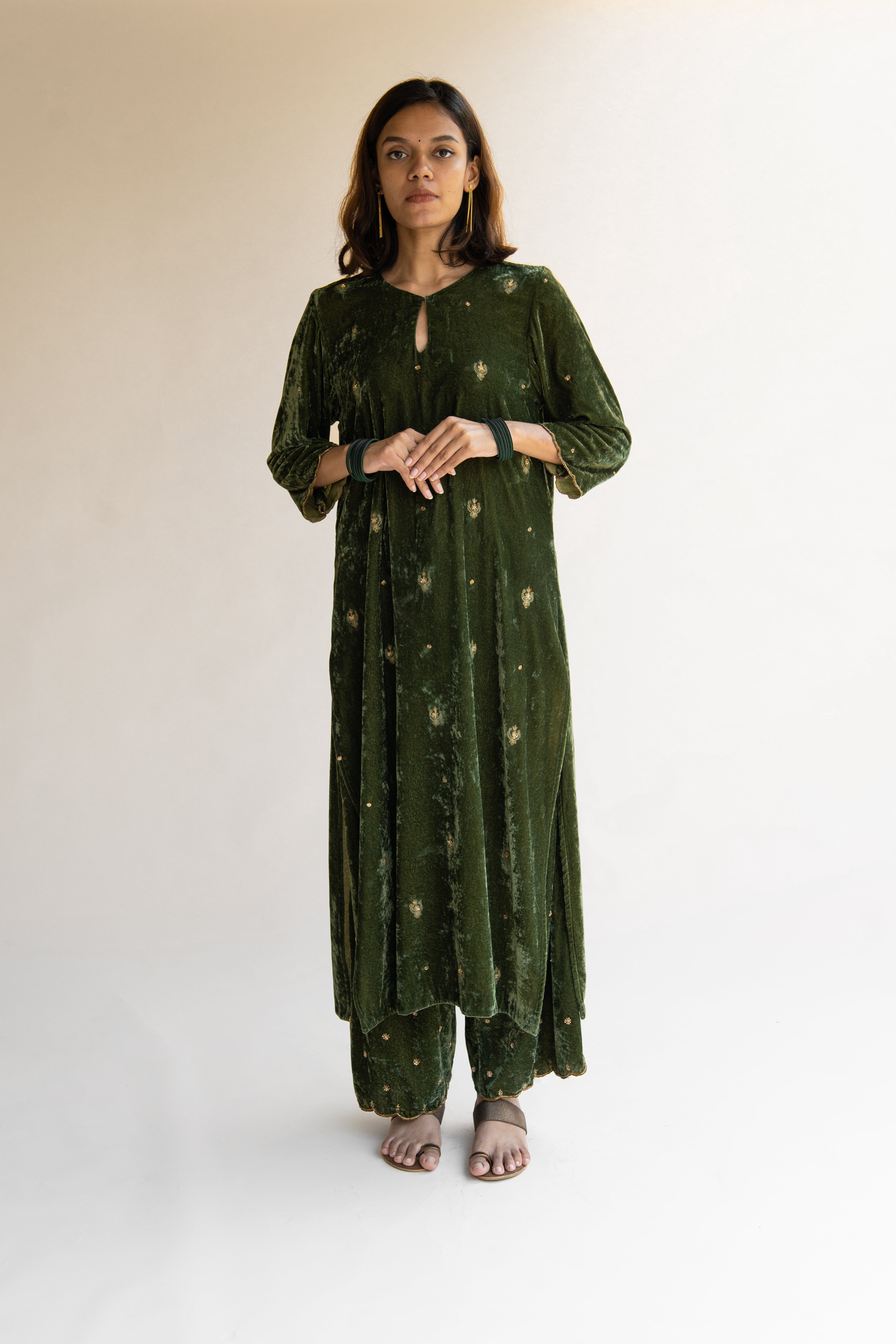 Olive Noorah Velvet Kurta (Set of 2)