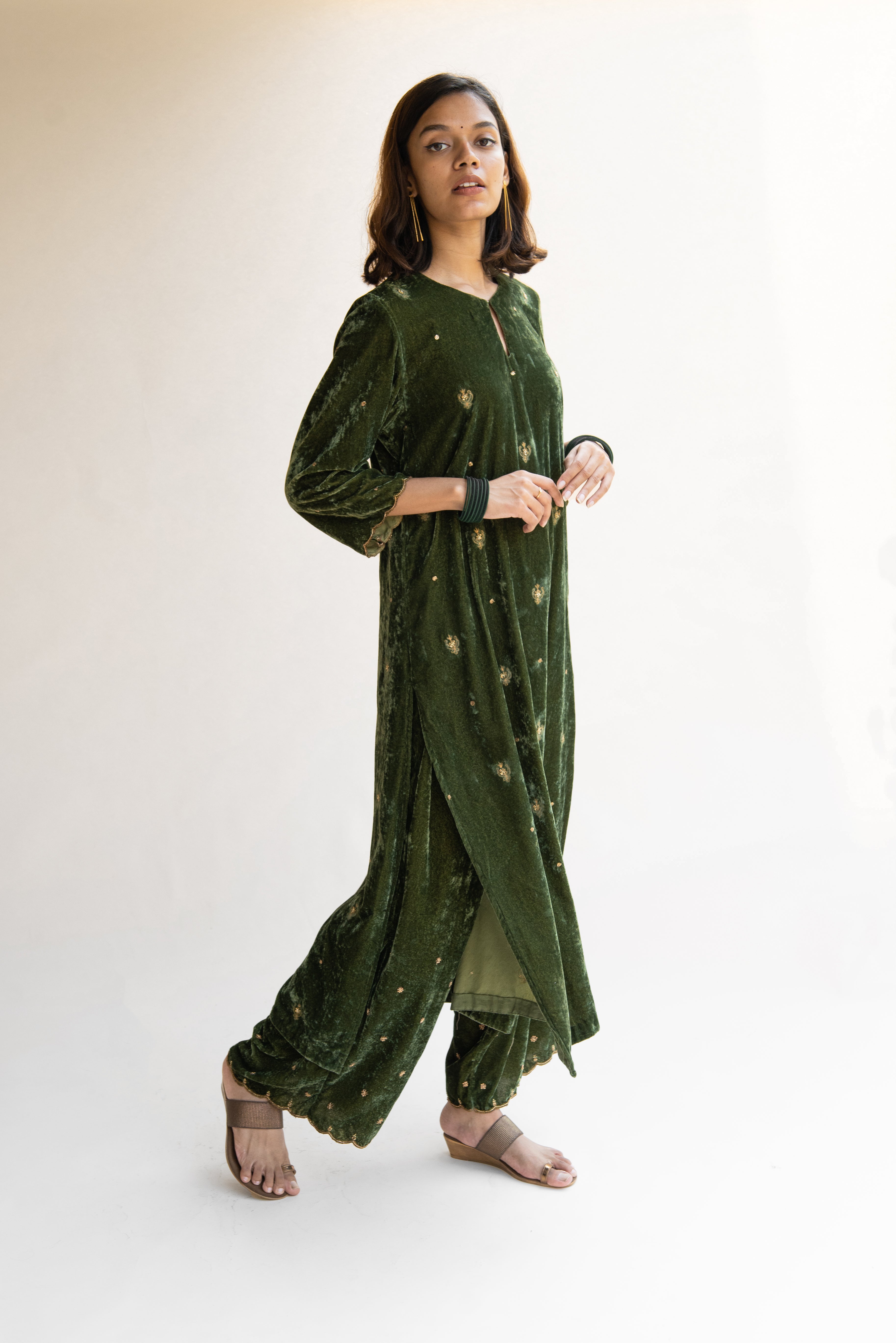 Olive Noorah Velvet Kurta (Set of 2)