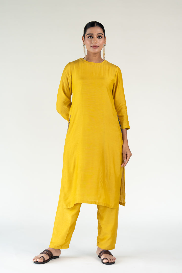 Yellow Gulzar Kurta (set of 2)