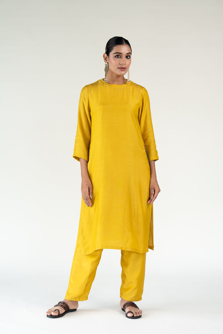 Yellow Gulzar Kurta (set of 2)