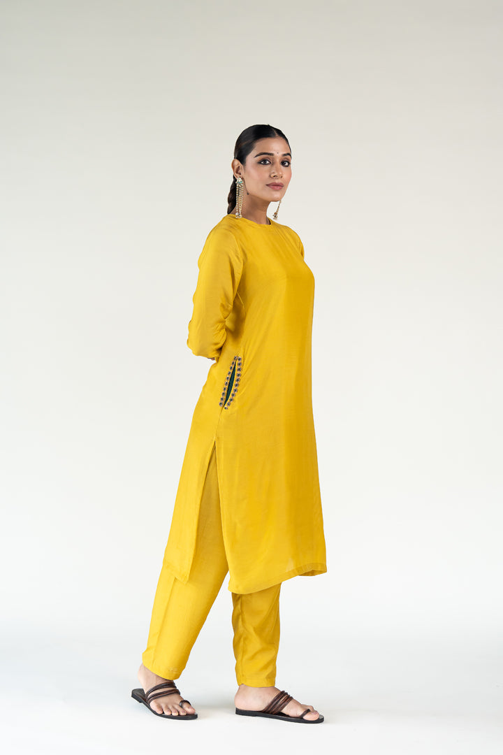 Yellow Gulzar Kurta (set of 2)